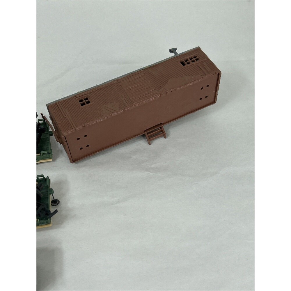 Tyco HO Train Tracks Lot Snap Turnout Switch Rerailer Curve Plasticville Tractor - Picture 9 of 10